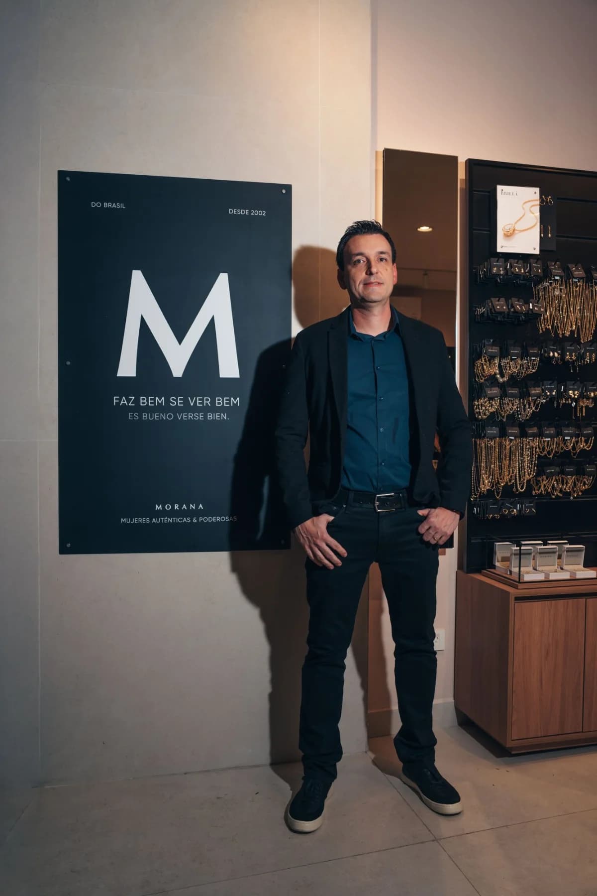 Danilo Assumpção, CEO de Morana, en la tienda de Recoleta